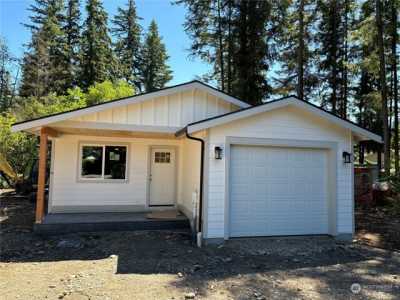 Home For Sale in Maple Falls, Washington