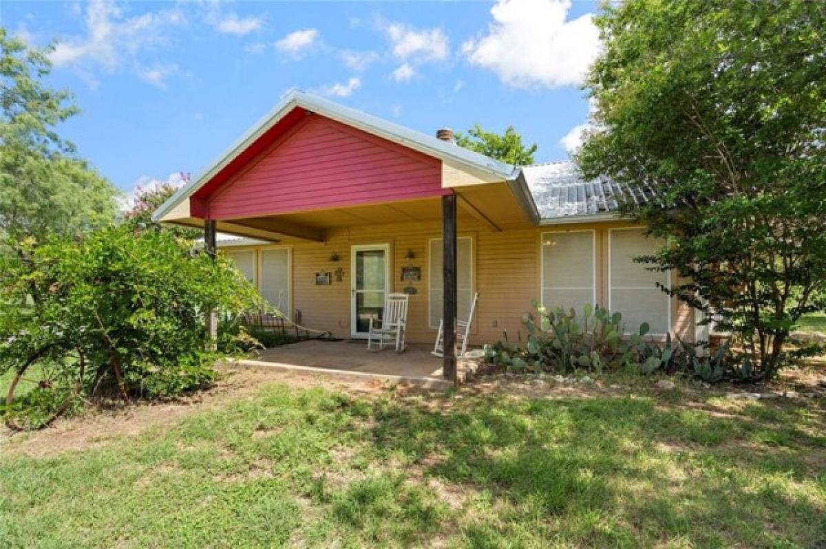 Picture of Home For Sale in Whitney, Texas, United States