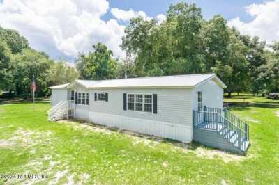 Home For Sale in Florahome, Florida