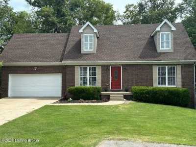 Home For Sale in Simpsonville, Kentucky