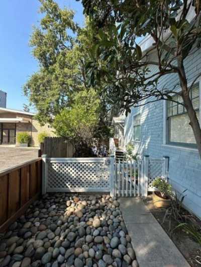 Apartment For Rent in Redwood City, California