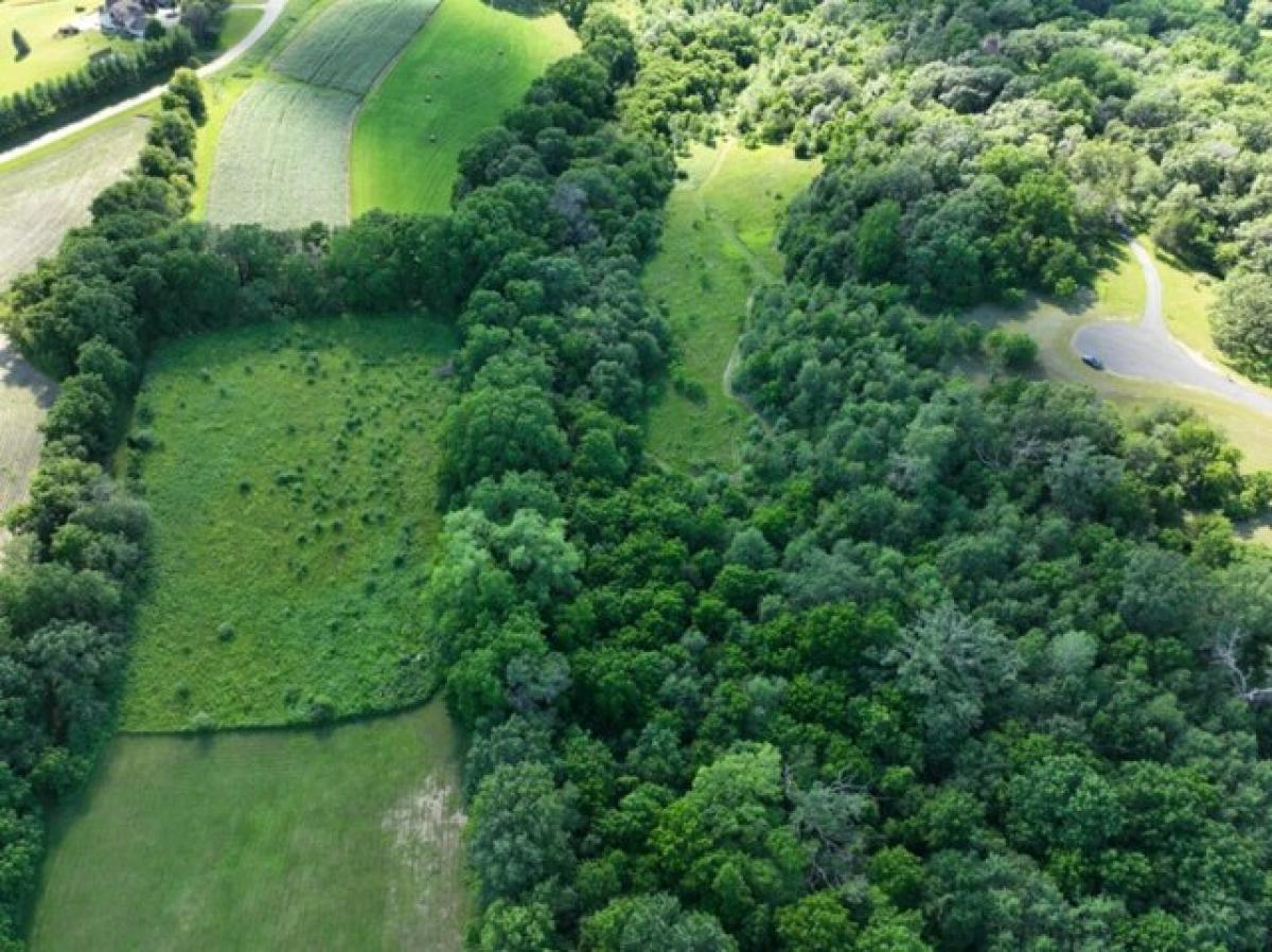 Picture of Residential Land For Sale in Dodgeville, Wisconsin, United States