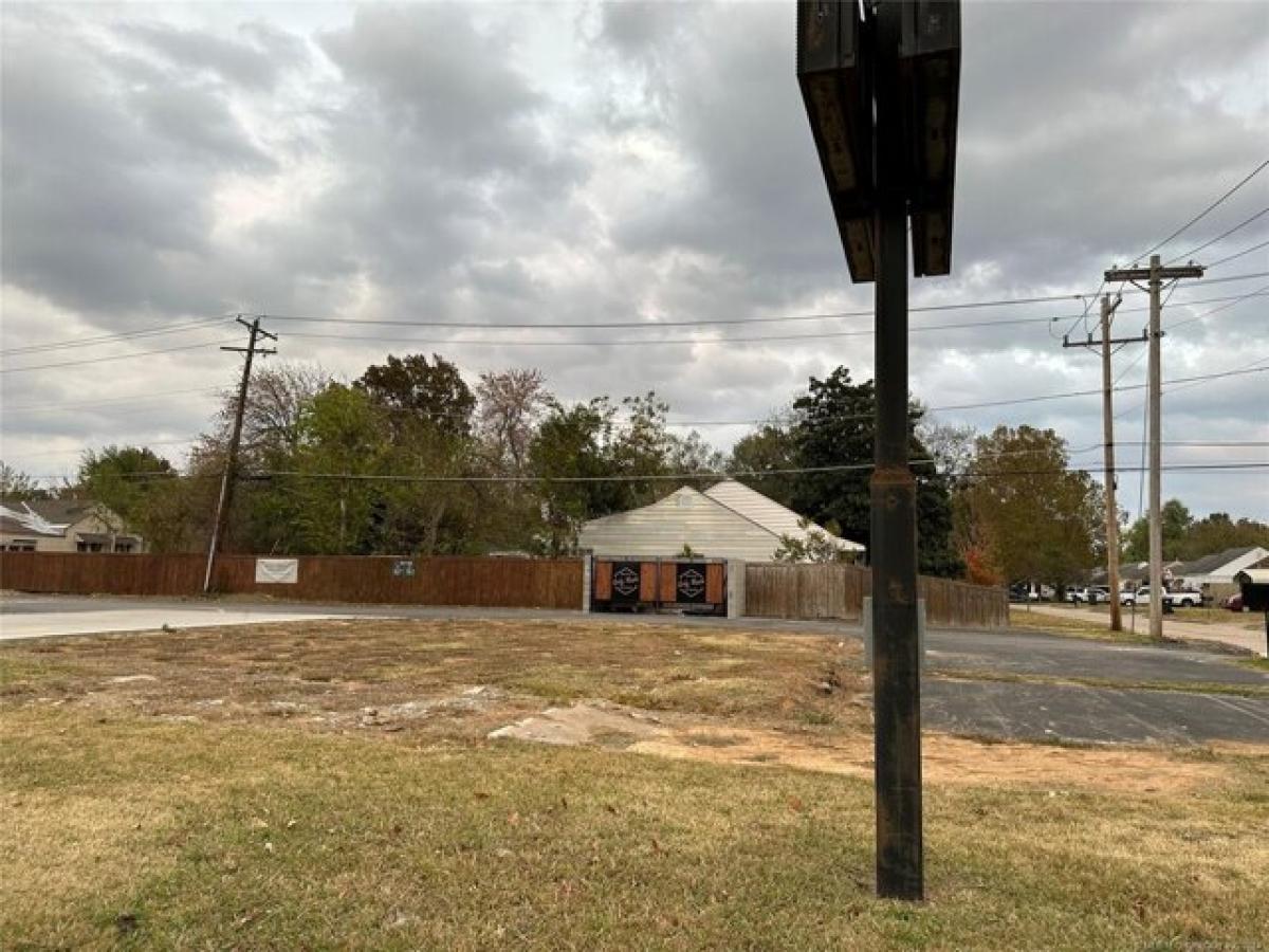 Picture of Residential Land For Sale in Muskogee, Oklahoma, United States