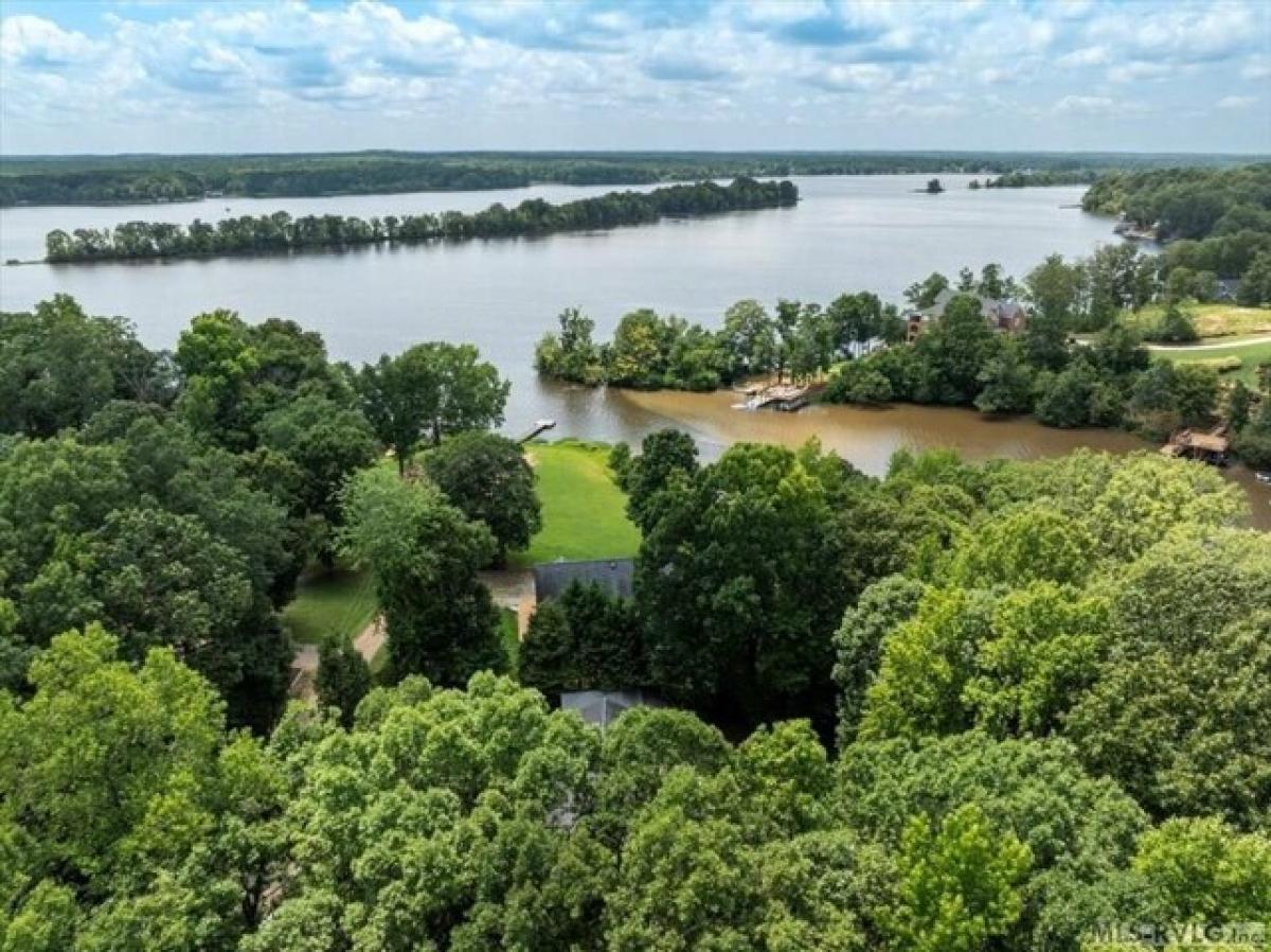 Picture of Home For Sale in Bracey, Virginia, United States