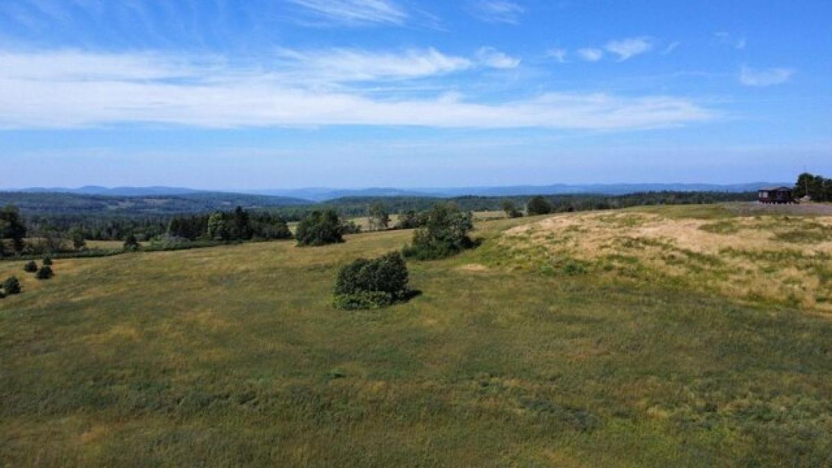 Picture of Home For Sale in Madawaska, Maine, United States