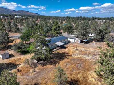 Home For Sale in Powell Butte, Oregon