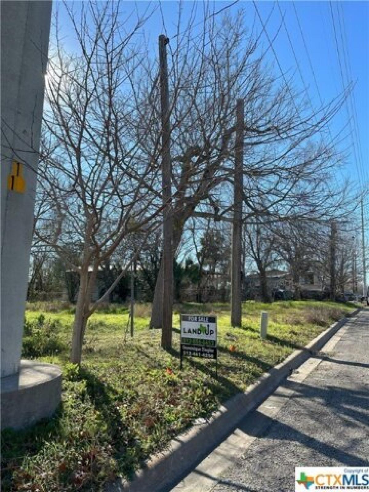 Picture of Residential Land For Sale in Taylor, Texas, United States