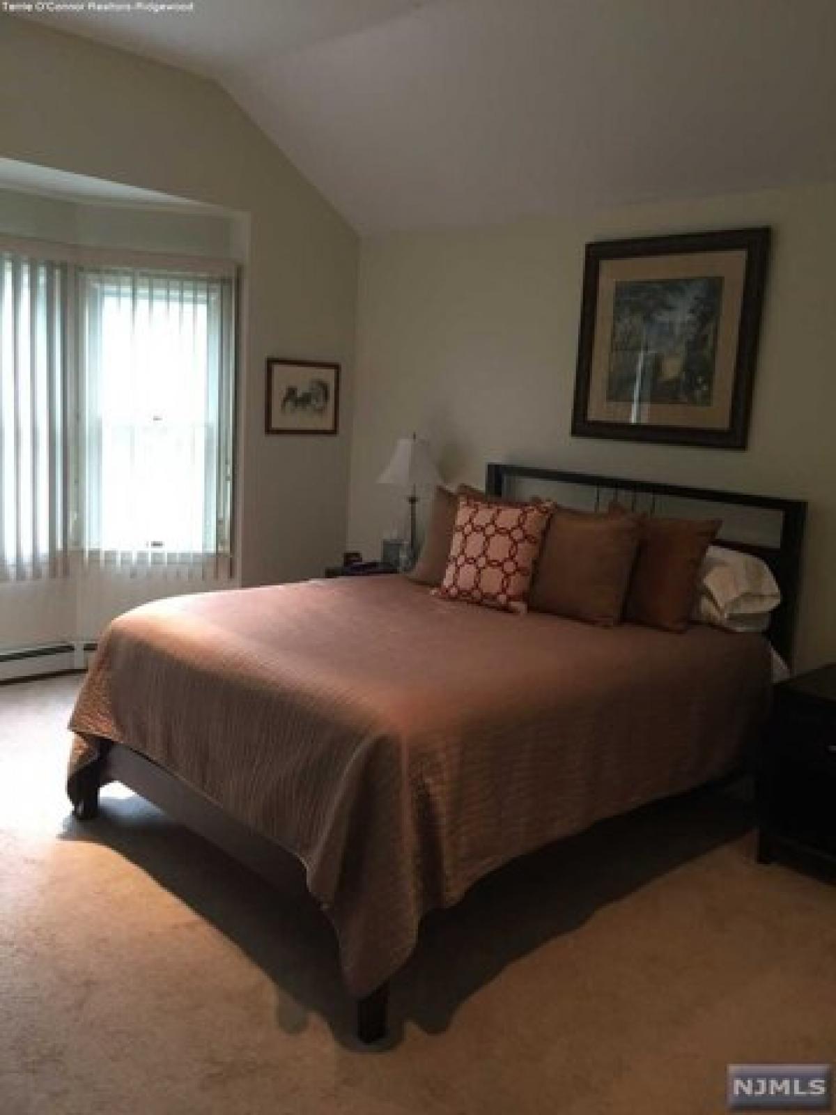 Picture of Home For Rent in Paramus, New Jersey, United States