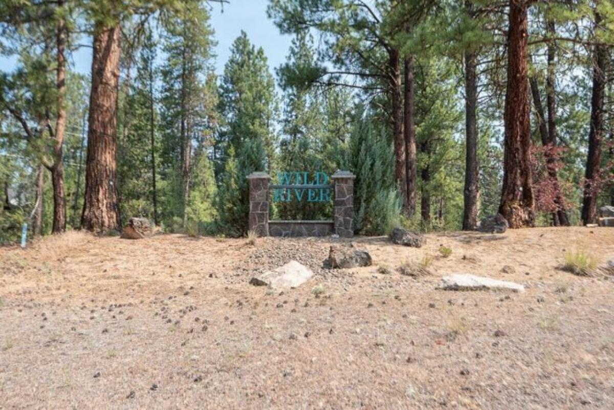 Picture of Residential Land For Sale in La Pine, Oregon, United States