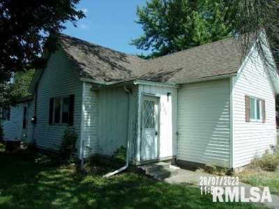 Home For Sale in Raymond, Illinois