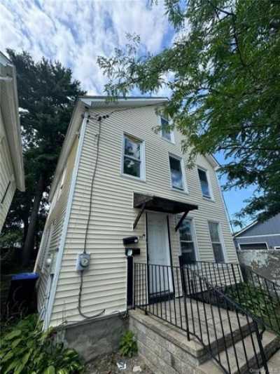 Home For Rent in Poughkeepsie, New York