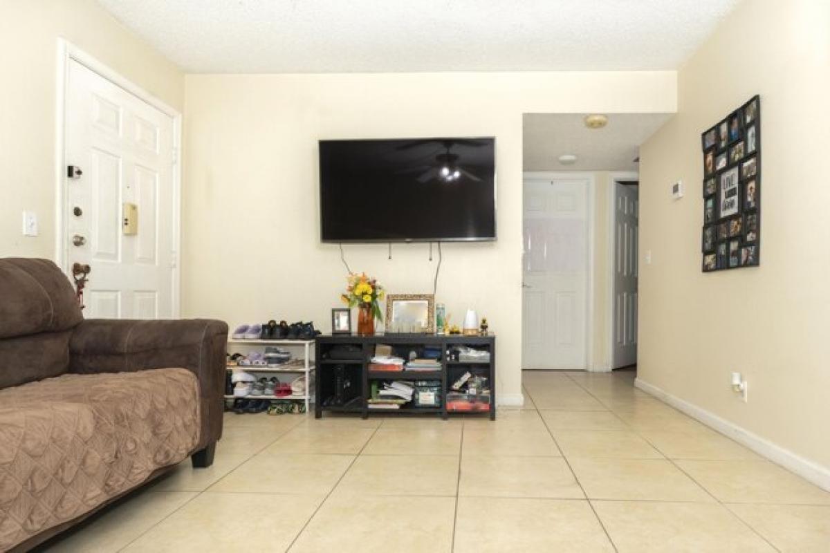 Picture of Home For Sale in Greenacres, Florida, United States