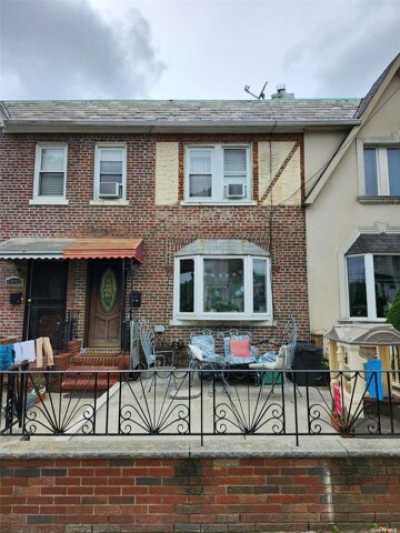 Home For Sale in Maspeth, New York