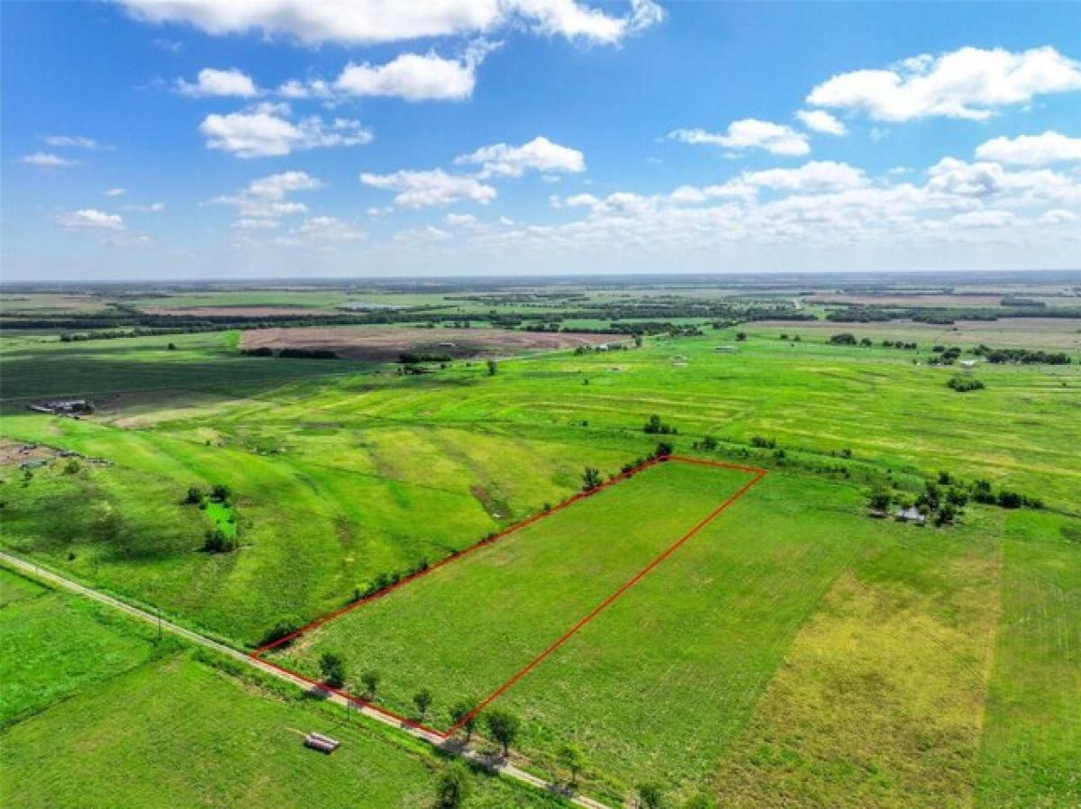 Picture of Residential Land For Sale in Pecan Gap, Texas, United States