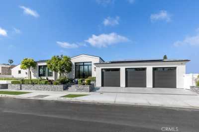 Home For Sale in Corona del Mar, California