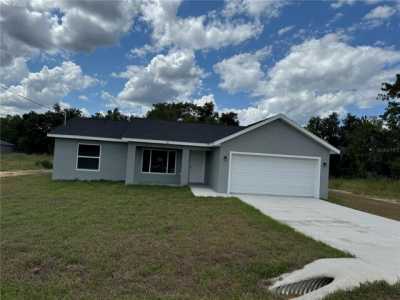 Home For Rent in Ocklawaha, Florida