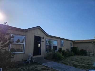 Home For Sale in Woodburn, Oregon