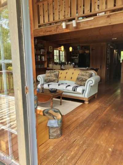 Home For Sale in Yachats, Oregon