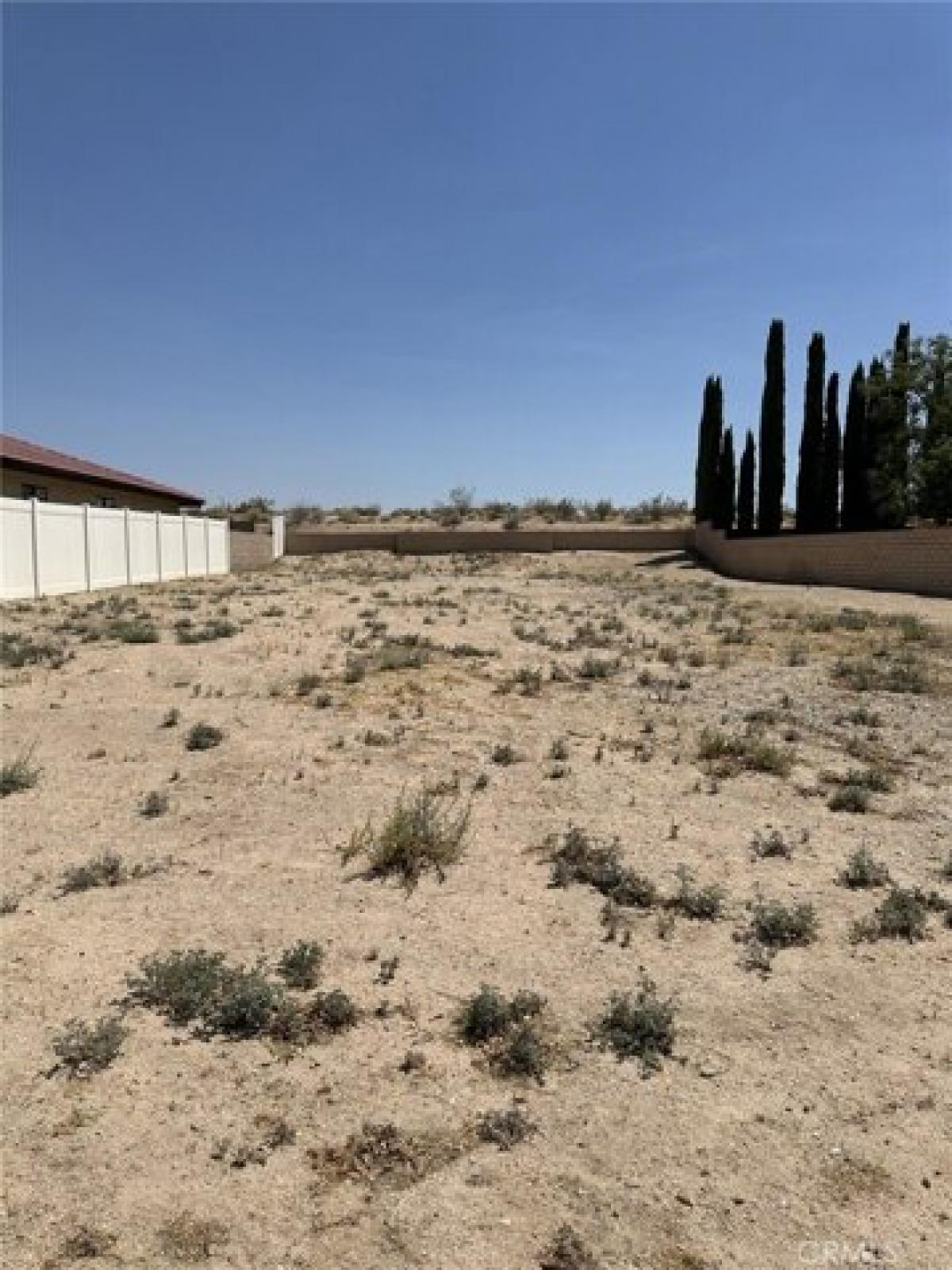 Picture of Residential Land For Sale in Helendale, California, United States