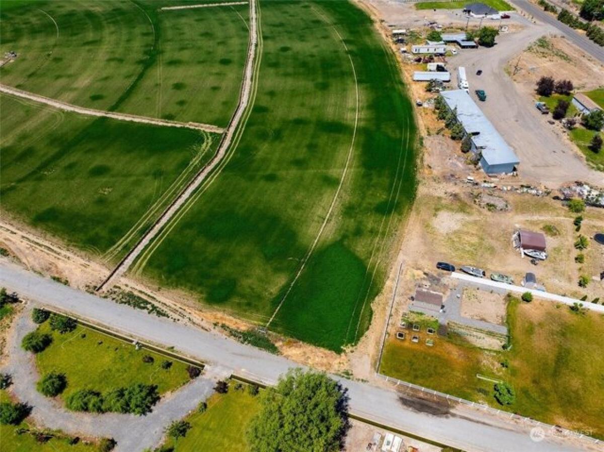 Picture of Residential Land For Sale in Othello, Washington, United States