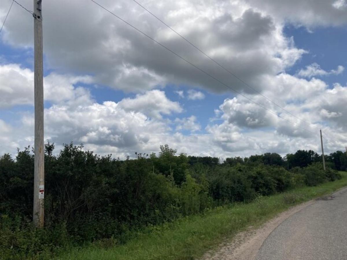 Picture of Residential Land For Sale in Portage, Wisconsin, United States