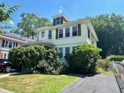 Apartment For Rent in Newton, Massachusetts