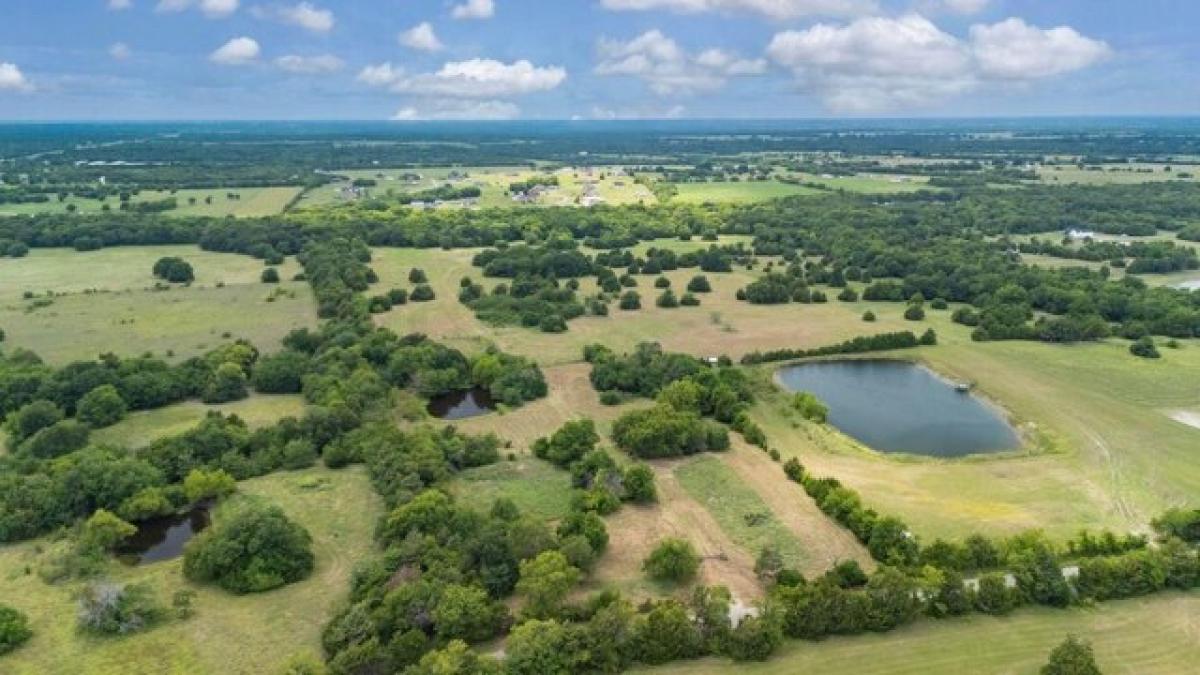 Picture of Residential Land For Sale in Greenville, Texas, United States