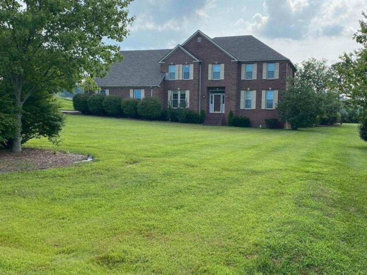 Picture of Home For Sale in Morehead, Kentucky, United States