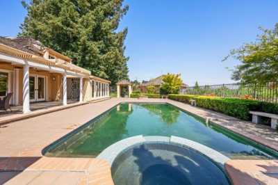 Home For Sale in Saint Helena, California