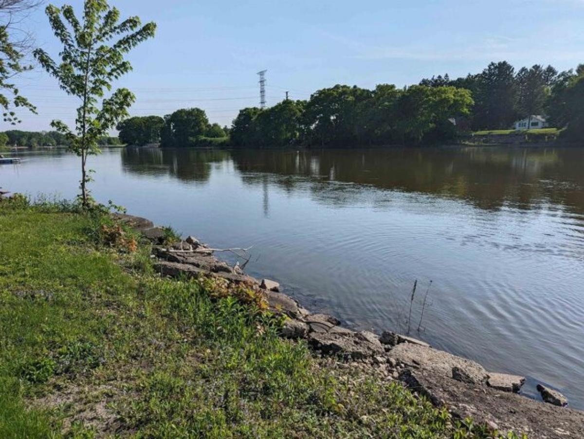 Picture of Residential Land For Sale in Machesney Park, Illinois, United States