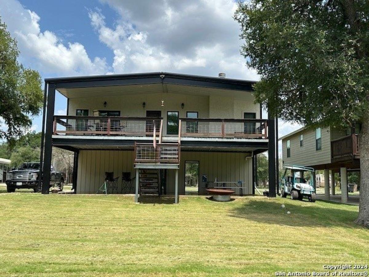 Picture of Home For Sale in Bandera, Texas, United States