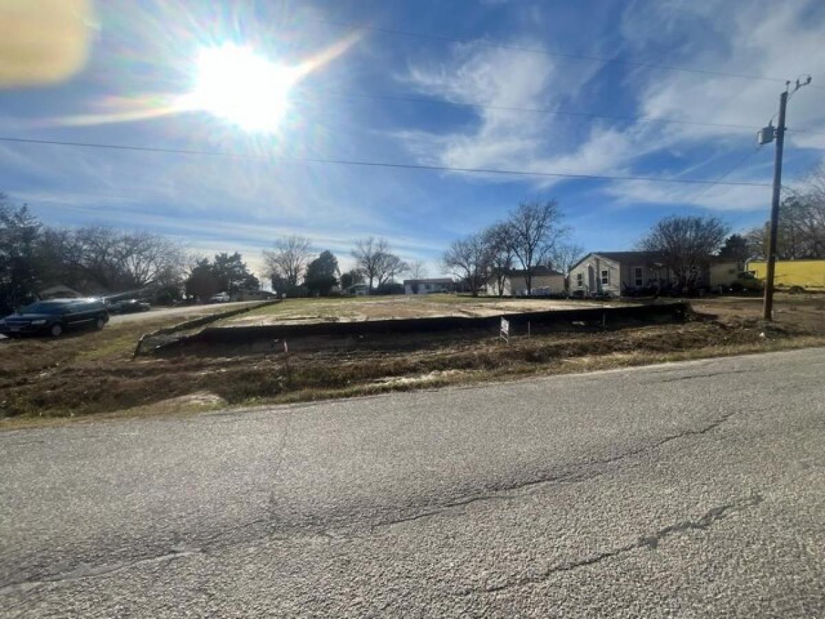 Picture of Residential Land For Sale in Garland, Texas, United States