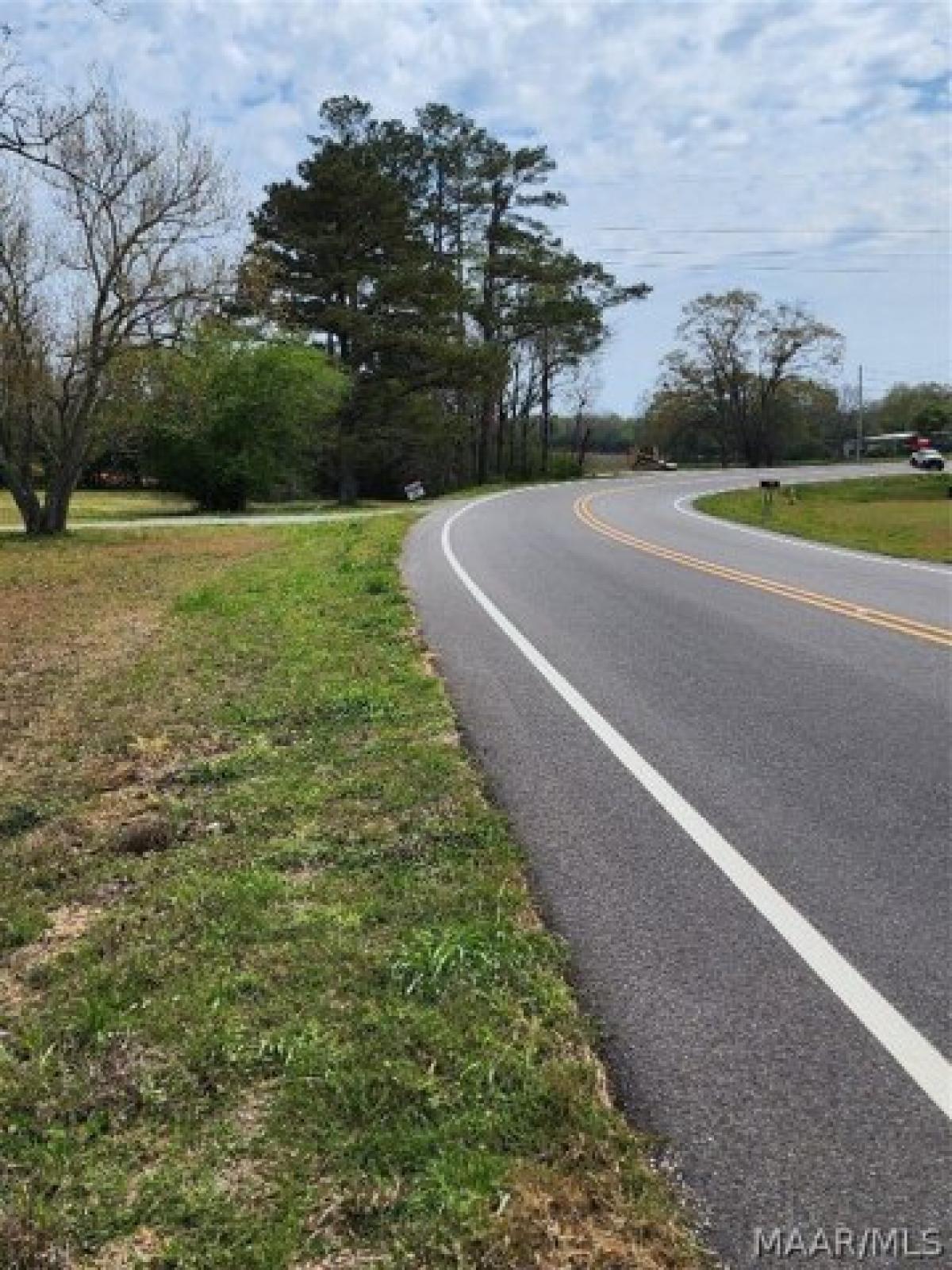 Picture of Home For Sale in Elmore, Alabama, United States