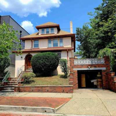 Home For Sale in North Bergen, New Jersey