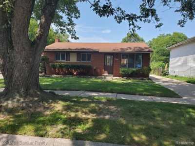 Home For Rent in Westland, Michigan