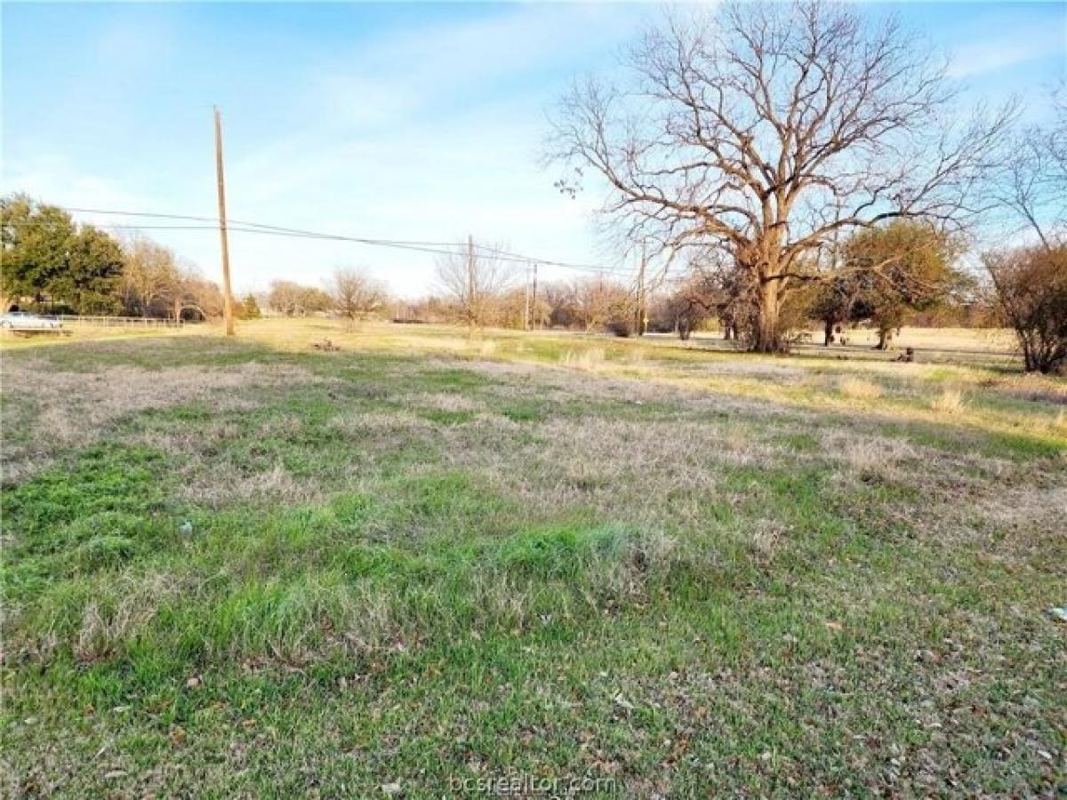 Picture of Residential Land For Sale in Bryan, Texas, United States