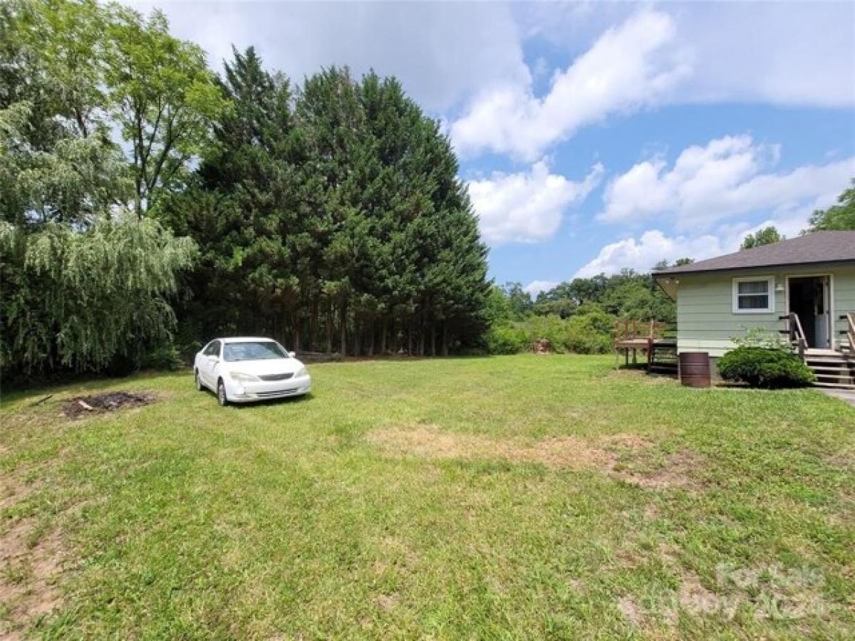 Picture of Home For Sale in Canton, North Carolina, United States