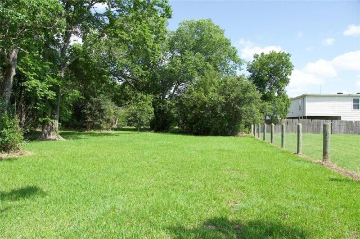 Picture of Residential Land For Sale in Alvin, Texas, United States