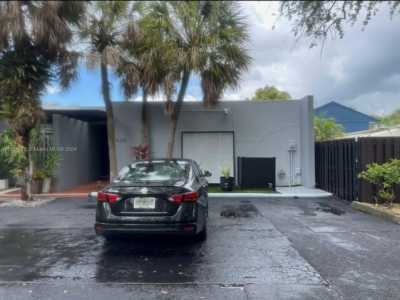 Home For Sale in Miami Lakes, Florida