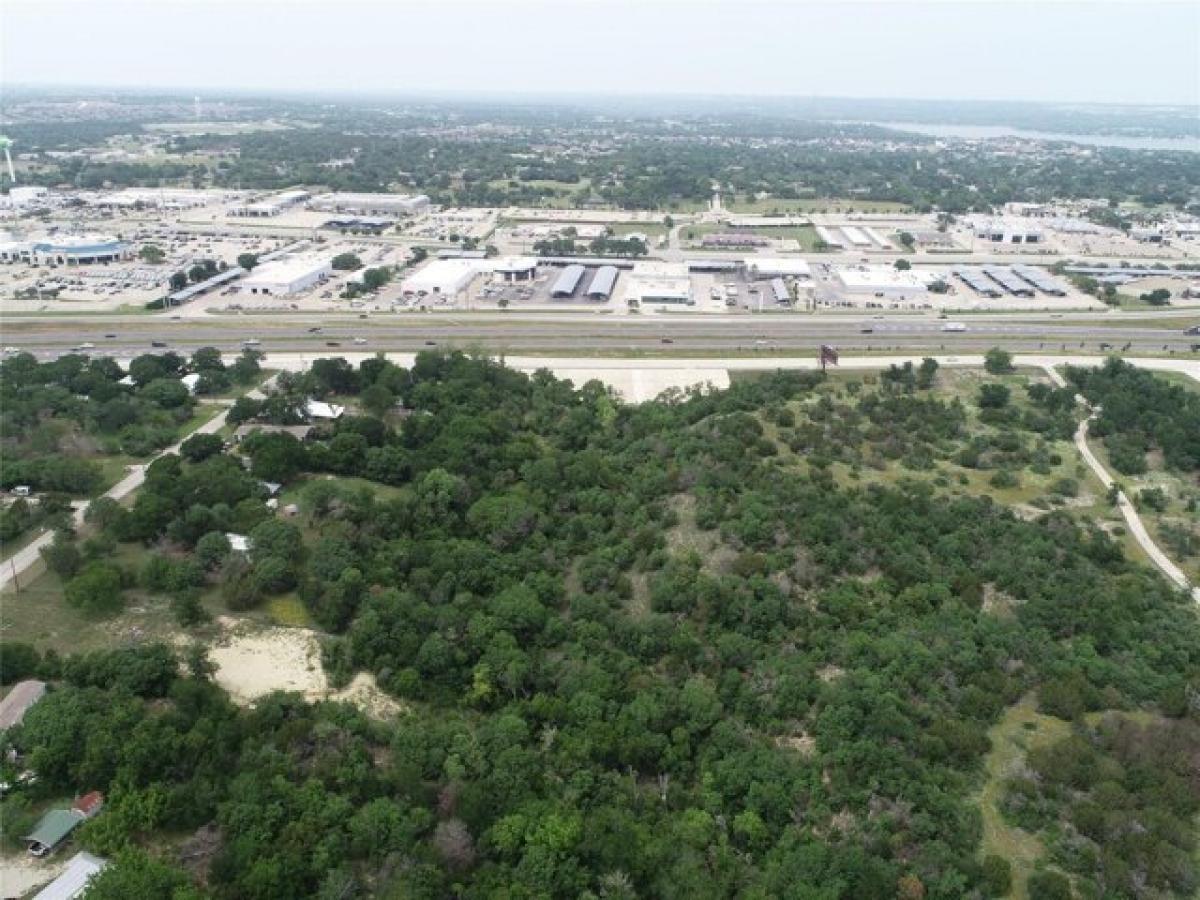 Picture of Home For Sale in Hudson Oaks, Texas, United States