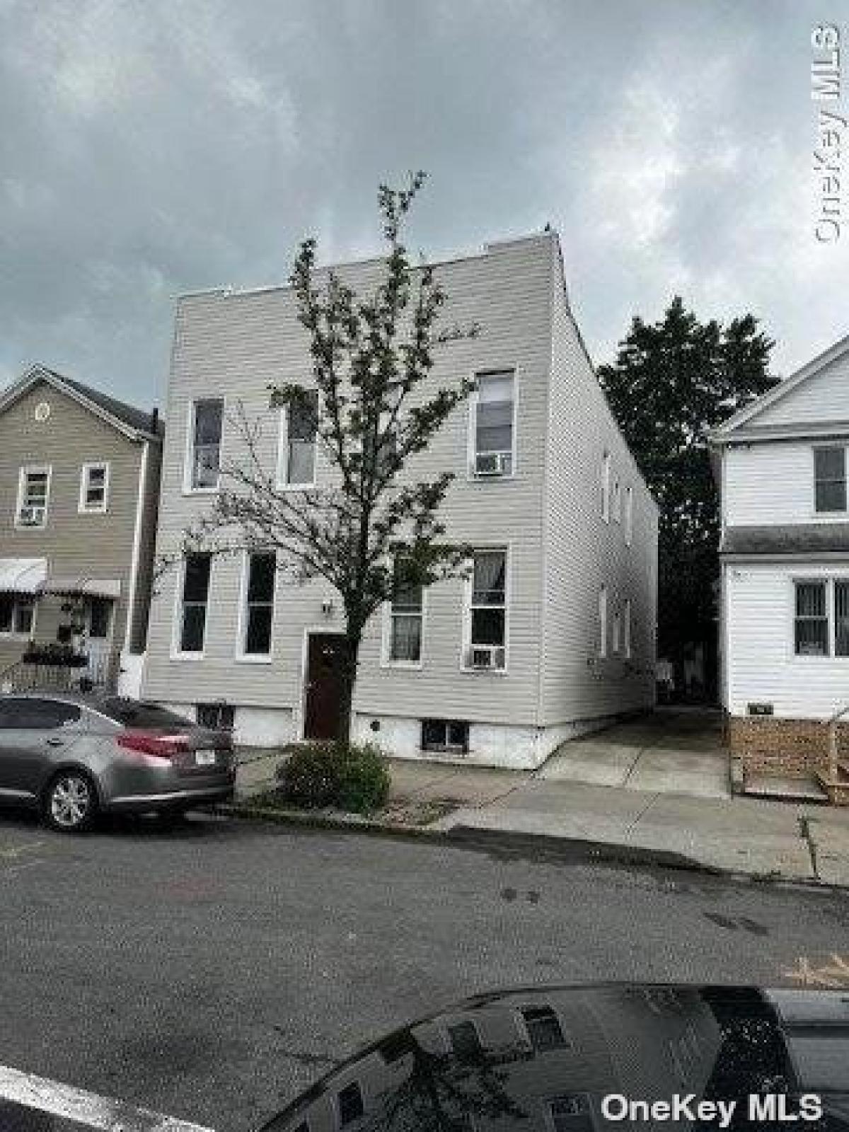 Picture of Home For Sale in Ozone Park, New York, United States