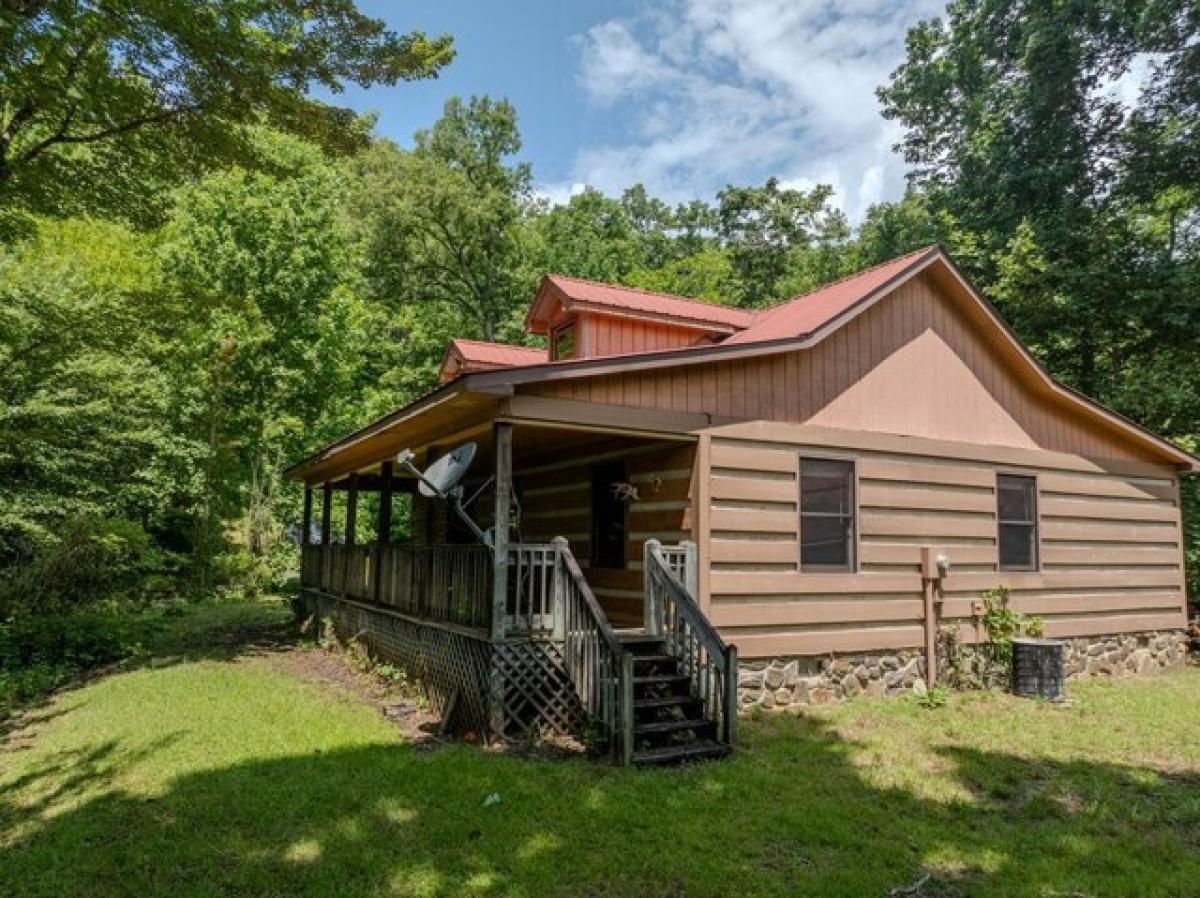 Picture of Home For Sale in Whittier, North Carolina, United States