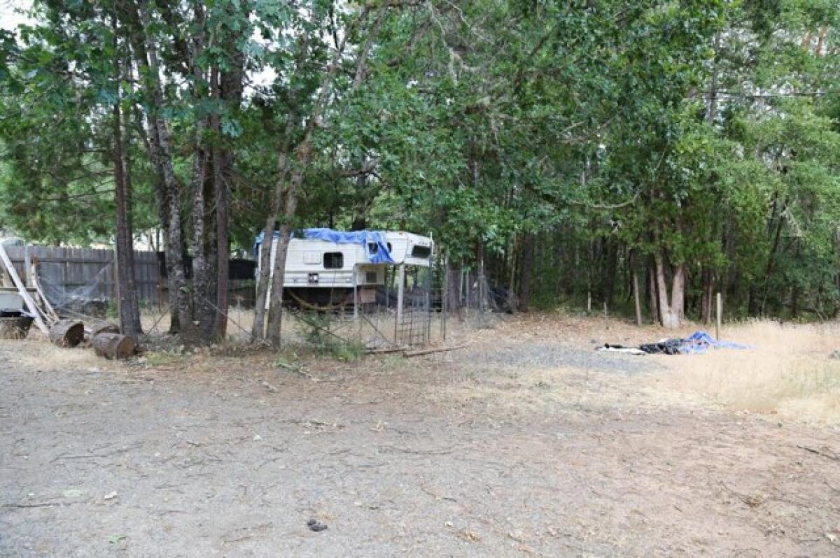 Picture of Home For Sale in Cave Junction, Oregon, United States