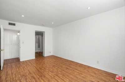 Apartment For Rent in Beverly Hills, California