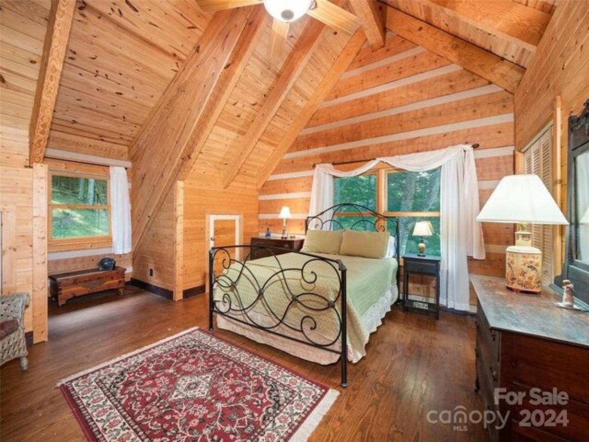 Picture of Home For Sale in Bakersville, North Carolina, United States