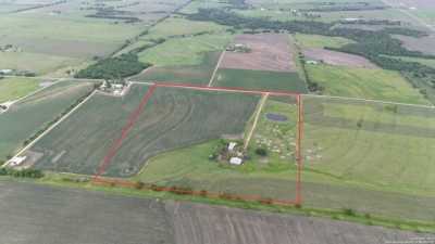 Residential Land For Sale in Taylor, Texas