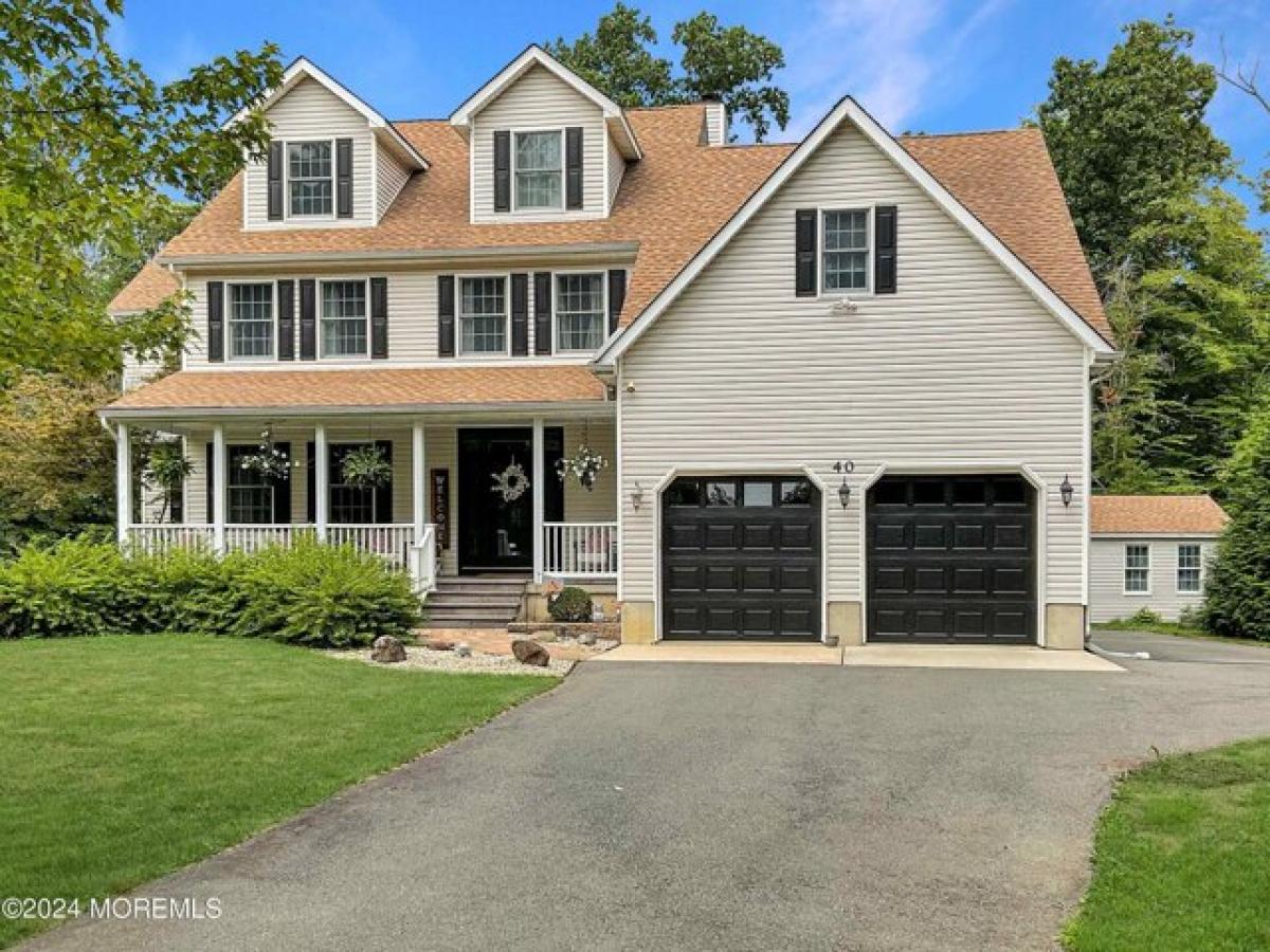 Picture of Home For Sale in Cream Ridge, New Jersey, United States