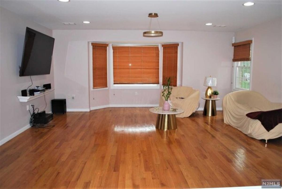 Picture of Home For Rent in Kearny, New Jersey, United States