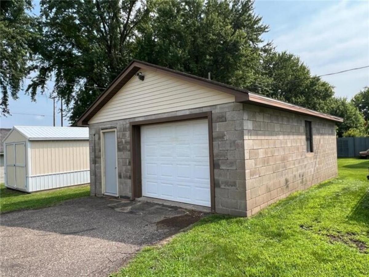 Picture of Home For Sale in Augusta, Wisconsin, United States