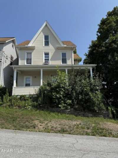 Home For Sale in Tyrone, Pennsylvania